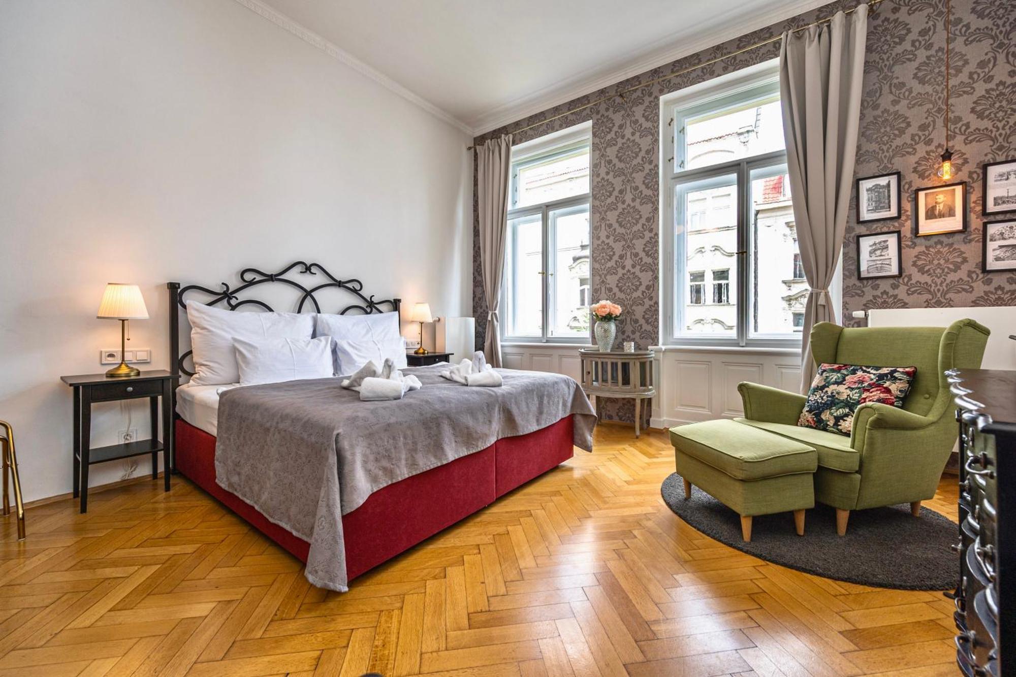 The Old Town Square & Parizska Apartments — Photos 3